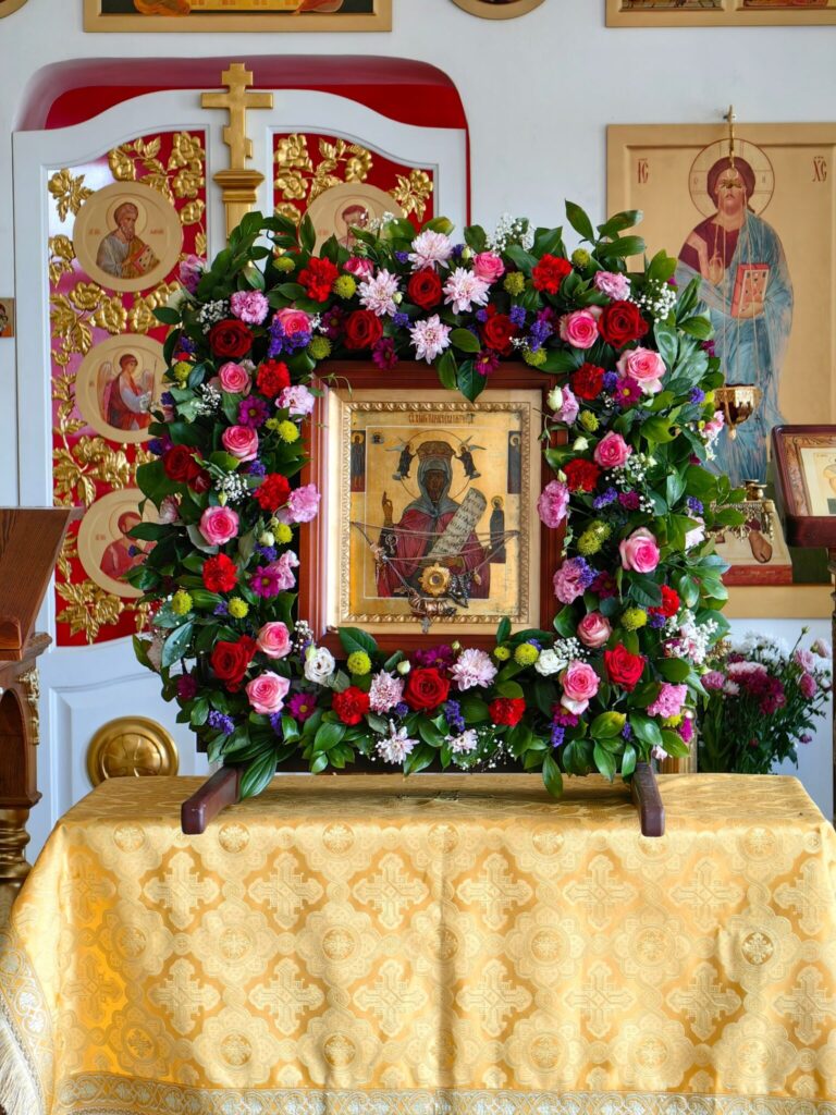 Славных и всехвальных первоверховных апостолов Петра и Павла. Мученицы Параскевы Пятницы.