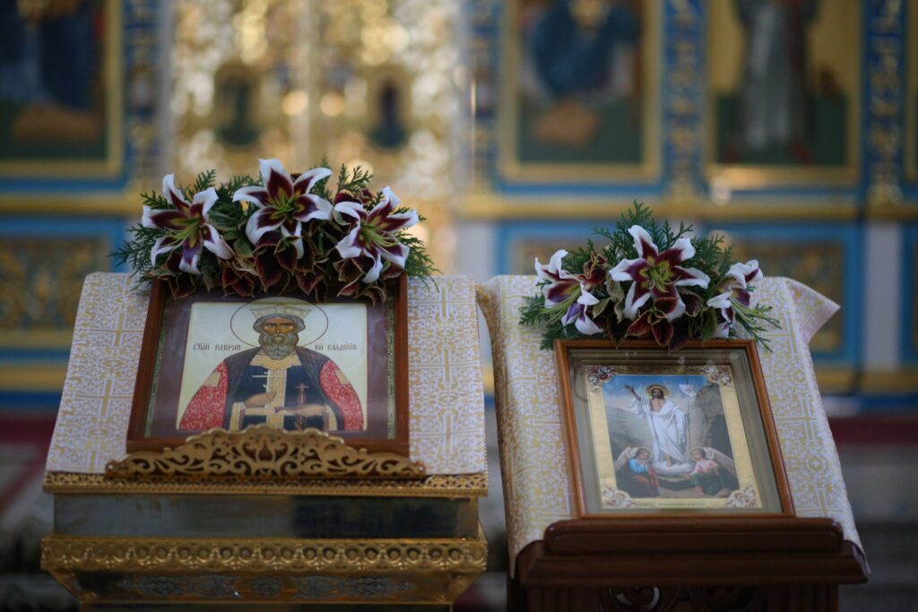 Неделя 5-я по Пятидесятнице. Память святых отцов шести Вселенских Соборов. Равноап. вел. князя Владимира, во Святом Крещении Василия.